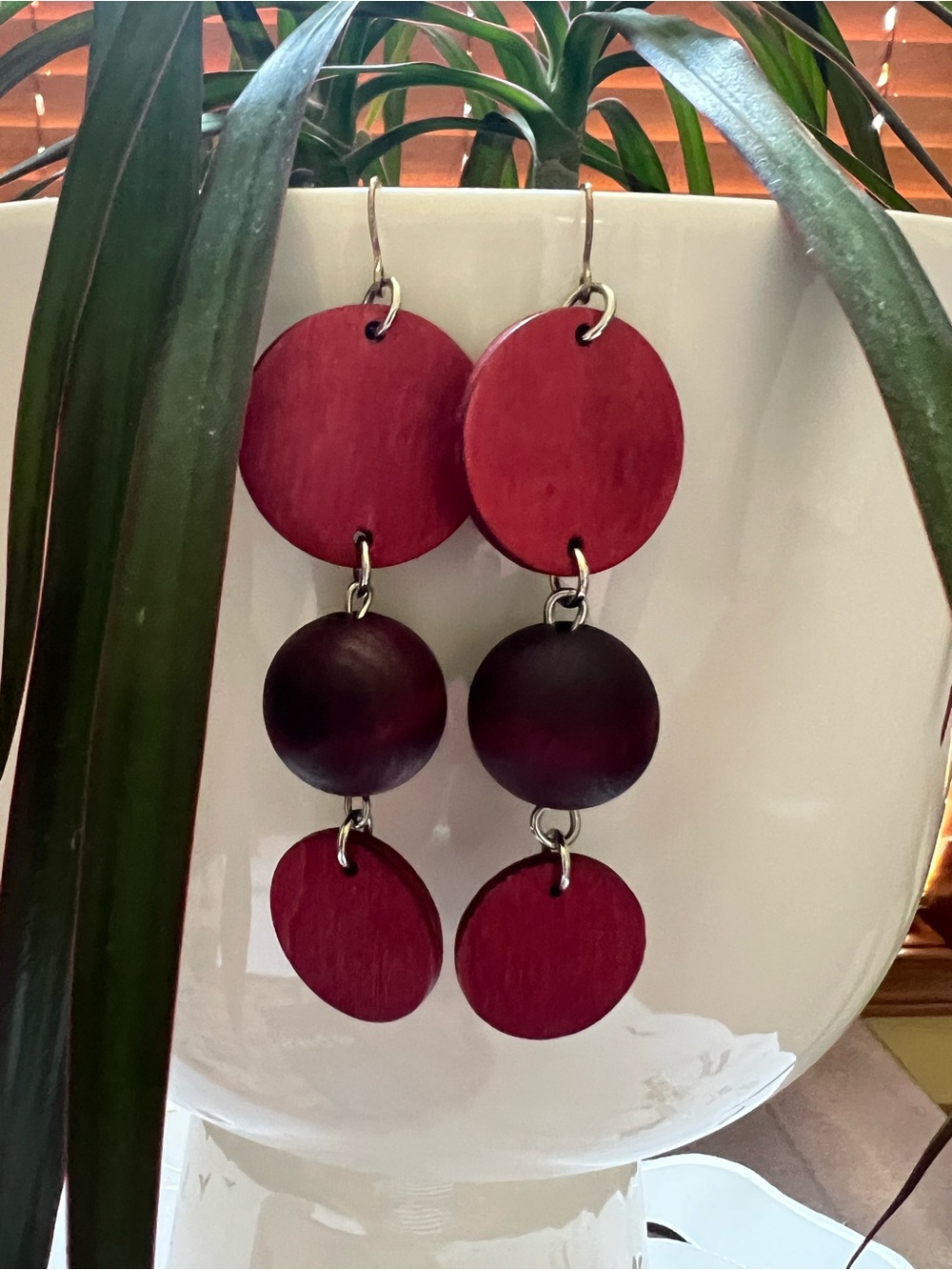 Aarikka Apollo Earrings Dark Red Plum